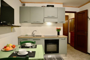 Hostdomus - Grey Mono Sestriere